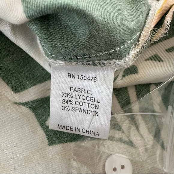 NWT Crosby by Mollie Burch XS Cannes Tropical Peyton Button Up Top Hawaiian New - Picture 7 of 9